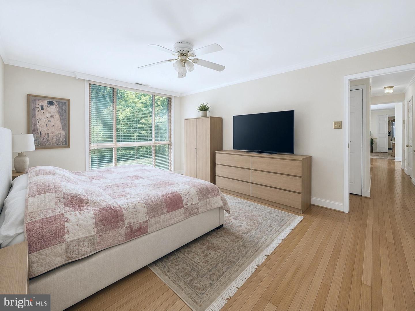 4974 Sentinel Dr #13-304 Property Photo 10