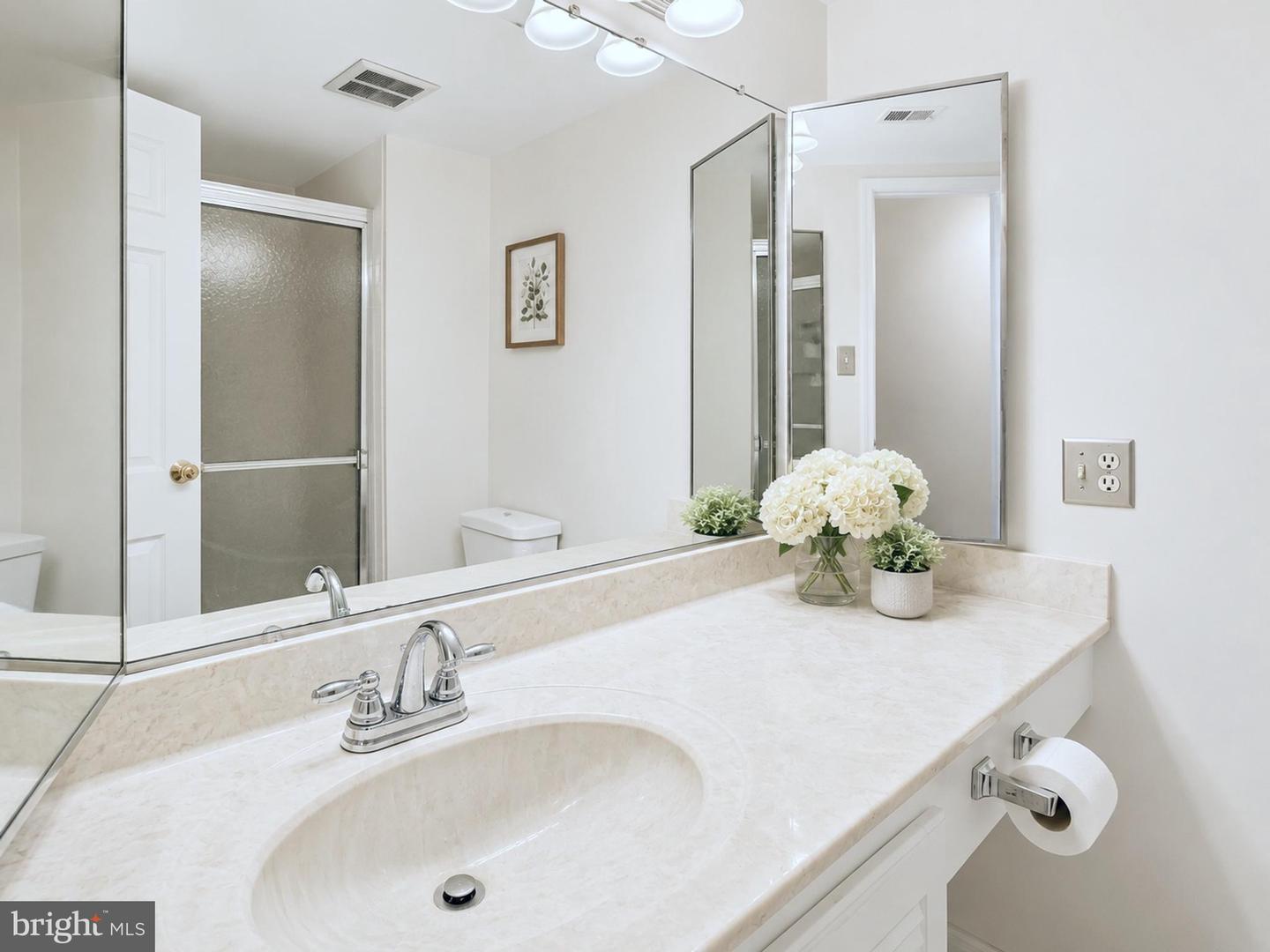 4974 Sentinel Dr #13-304 Property Photo 14