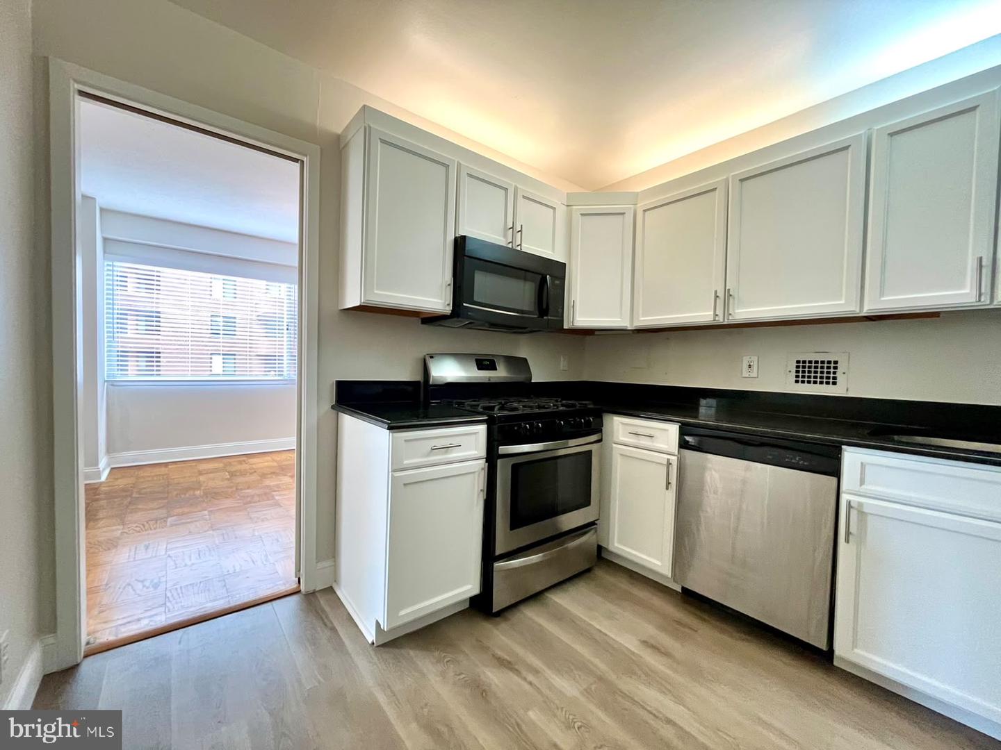 5500 Friendship Blvd #1116n Property Photo 10