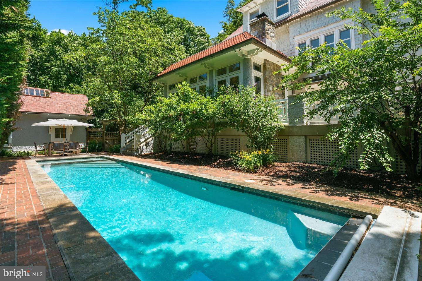5 Chevy Chase Cir Property Photo 4