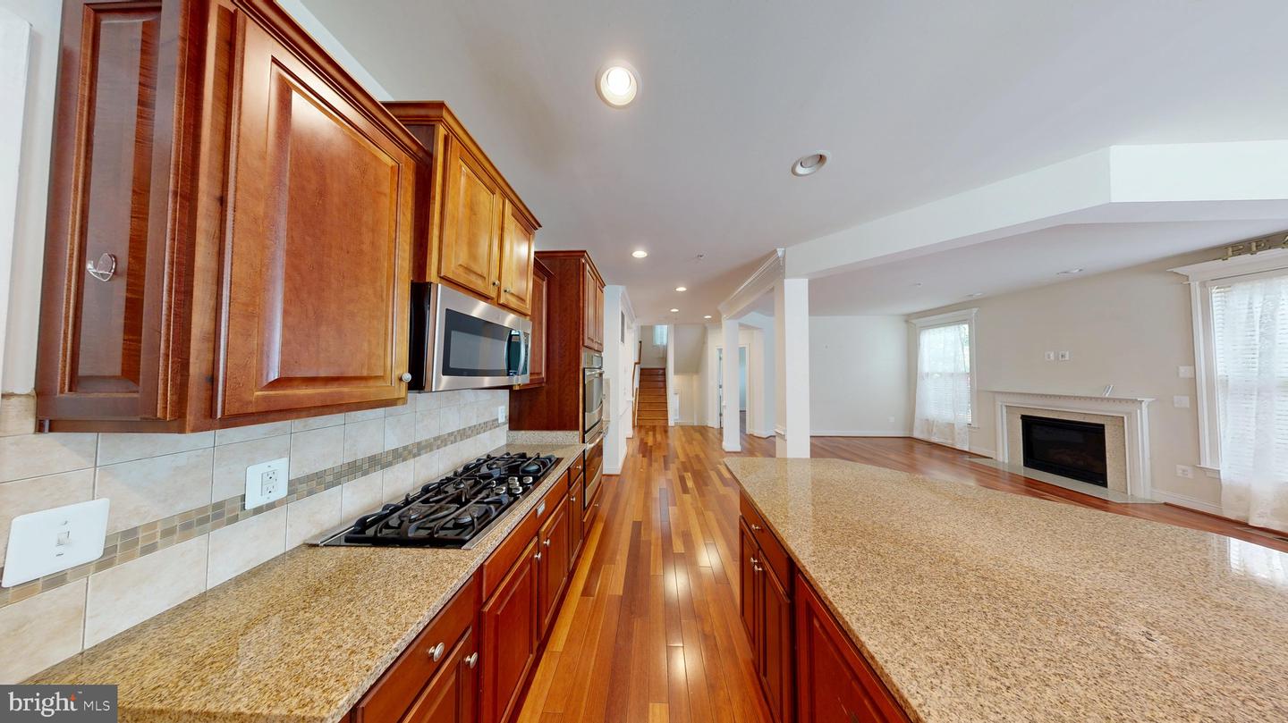 3041 Moore Ln Property Photo 5