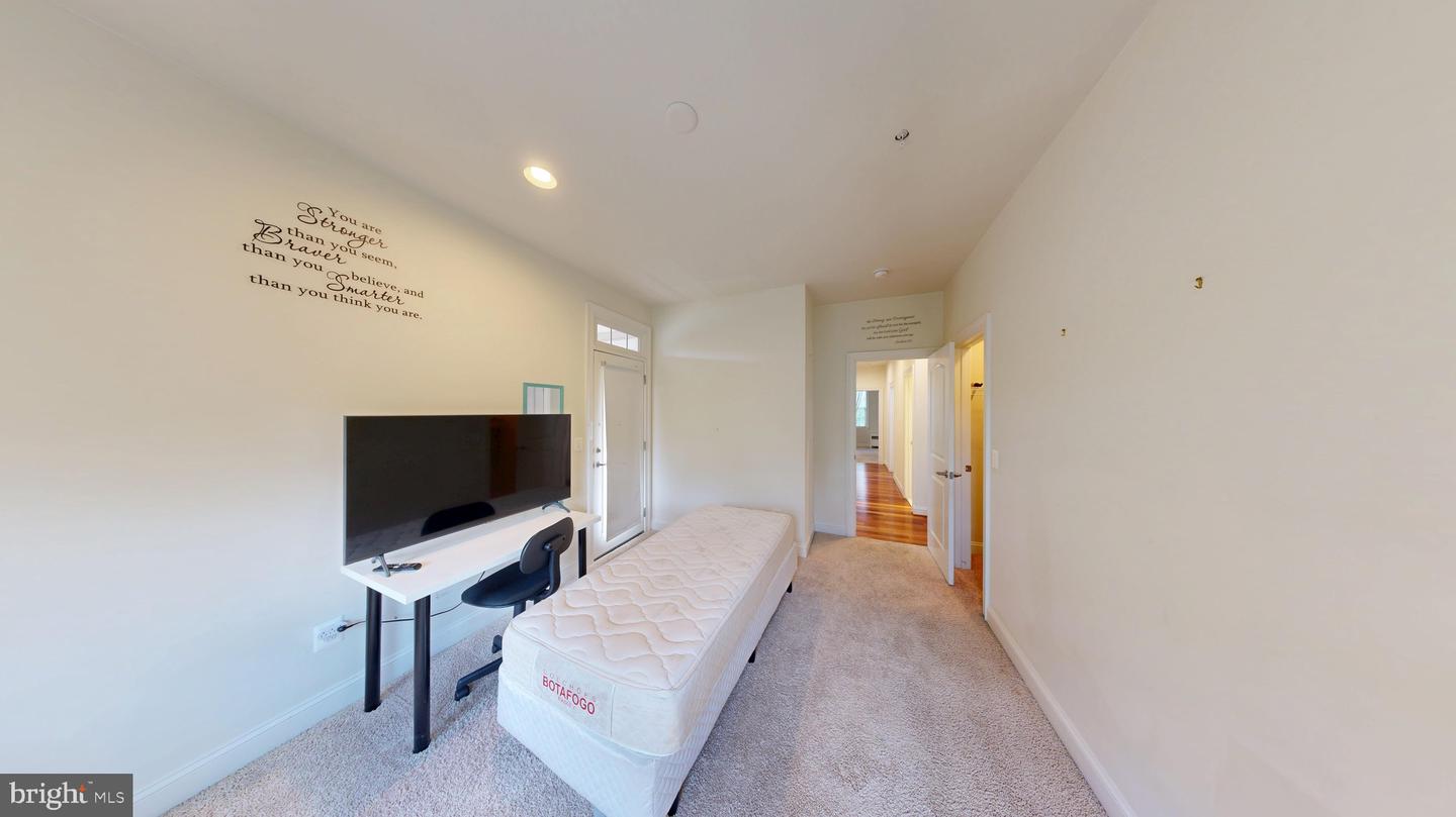 3041 Moore Ln Property Photo 12