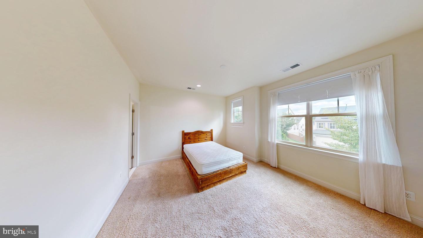 3041 Moore Ln Property Photo 13