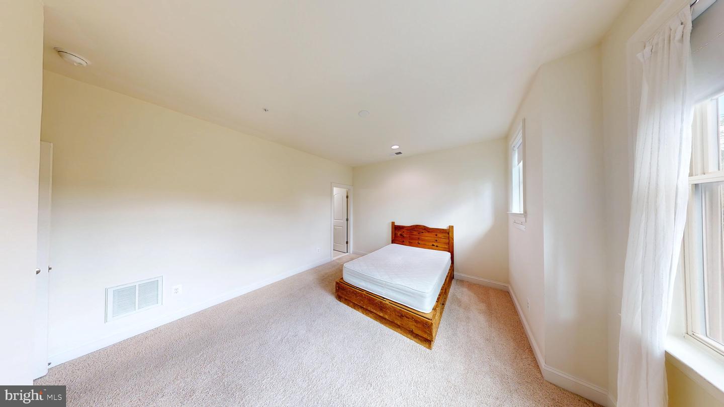 3041 Moore Ln Property Photo 14