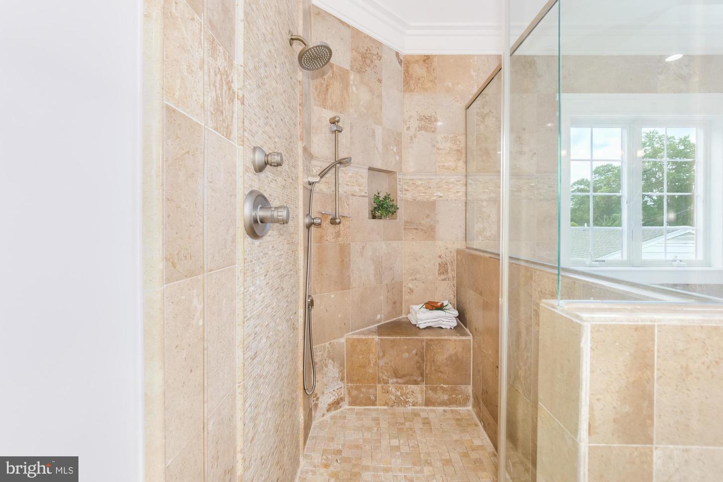 9715 Singleton Dr Property Photo 23