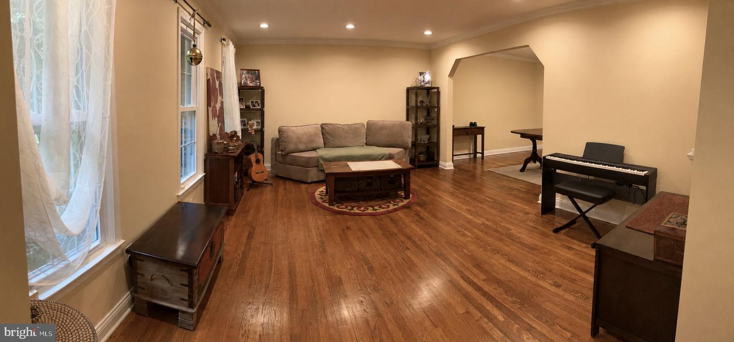 8224 Lakenheath Way Property Photo 5
