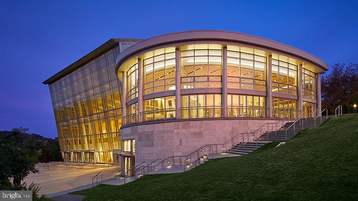 10401 Grosvenor Pl #817 Property Photo 40