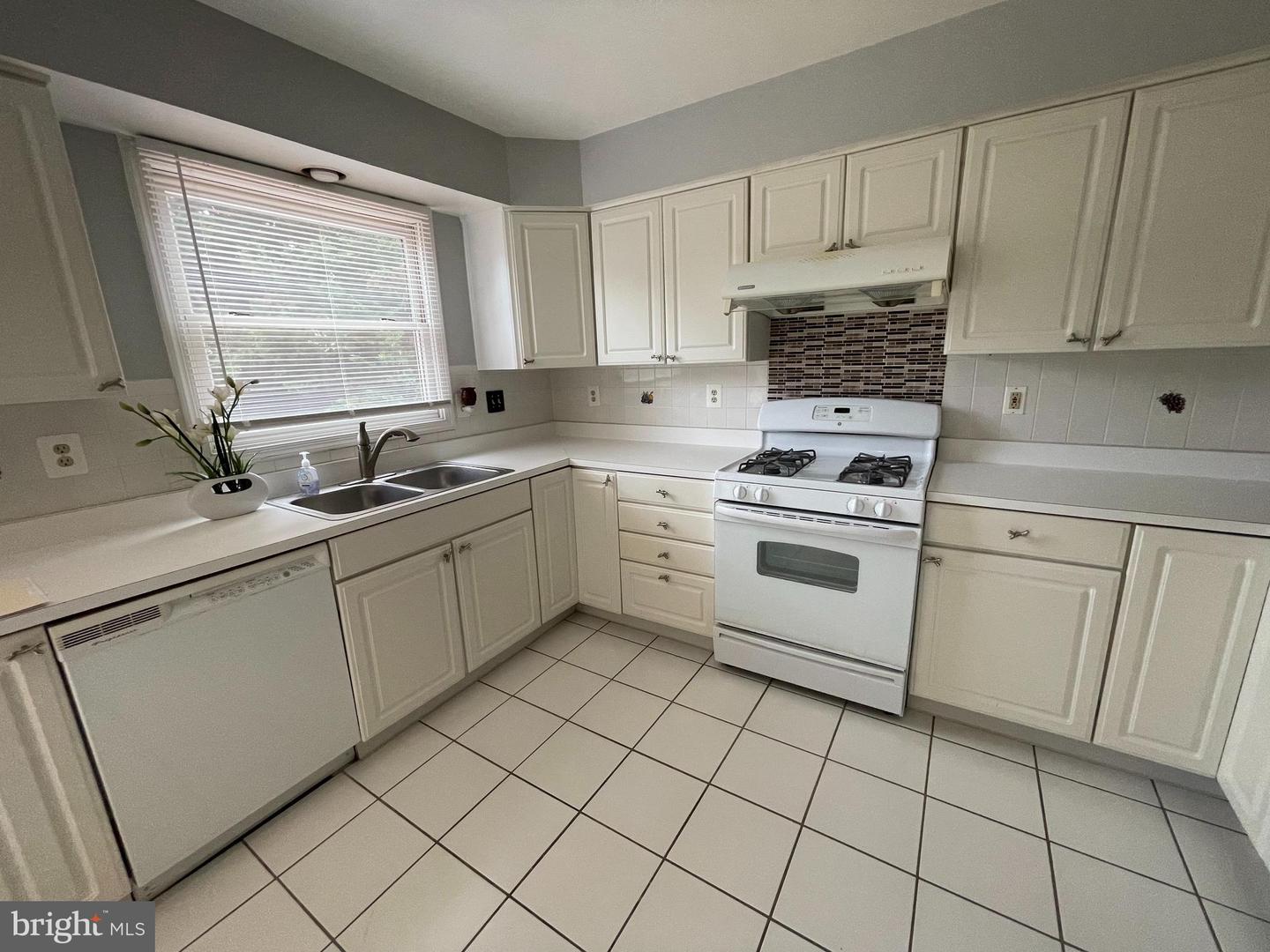 10136 Treble Ct Property Photo 6