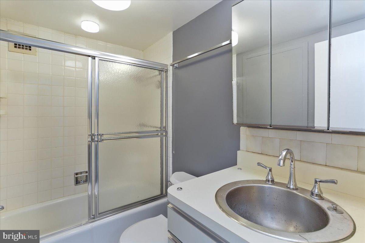 5500 Friendship Blvd #2315n Property Photo 21