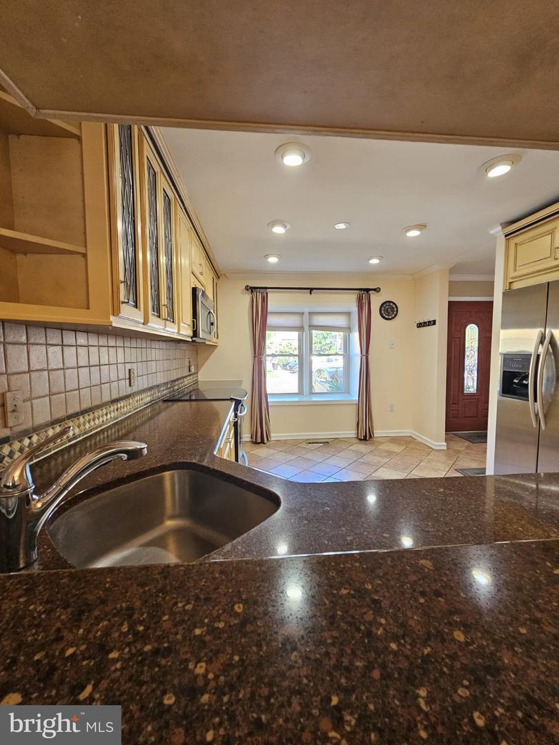 10218 Arizona Cir #16 Property Photo 4