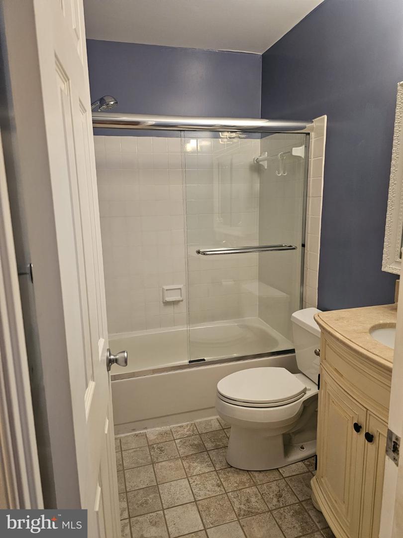 10218 Arizona Cir #16 Property Photo 18
