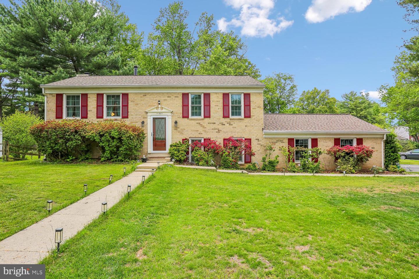 11301 Stryver Ct Property Photo 2
