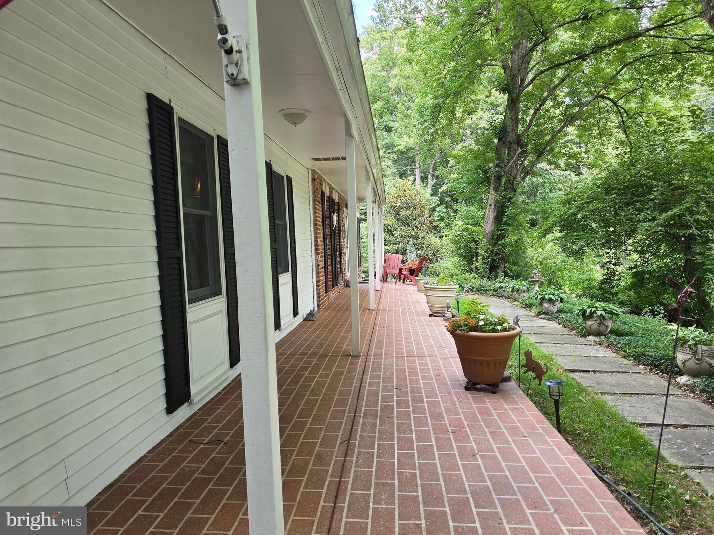 16601 Briardale Rd Property Photo 3