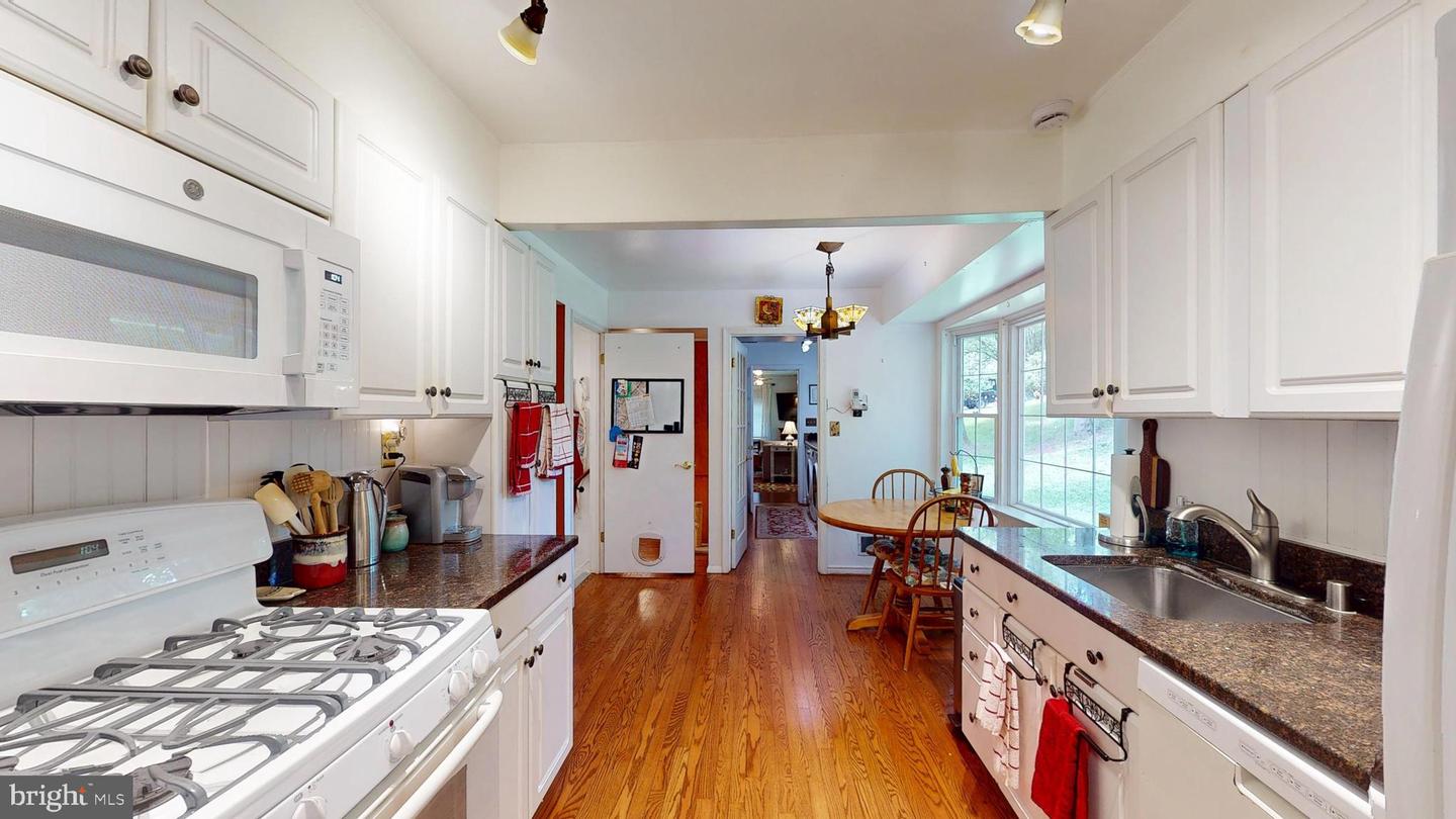 16601 Briardale Rd Property Photo 14