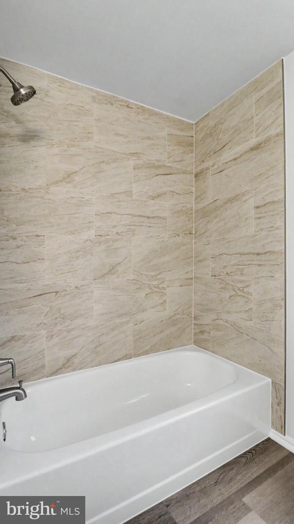 12209 Saint Peter Ct #e Property Photo 22