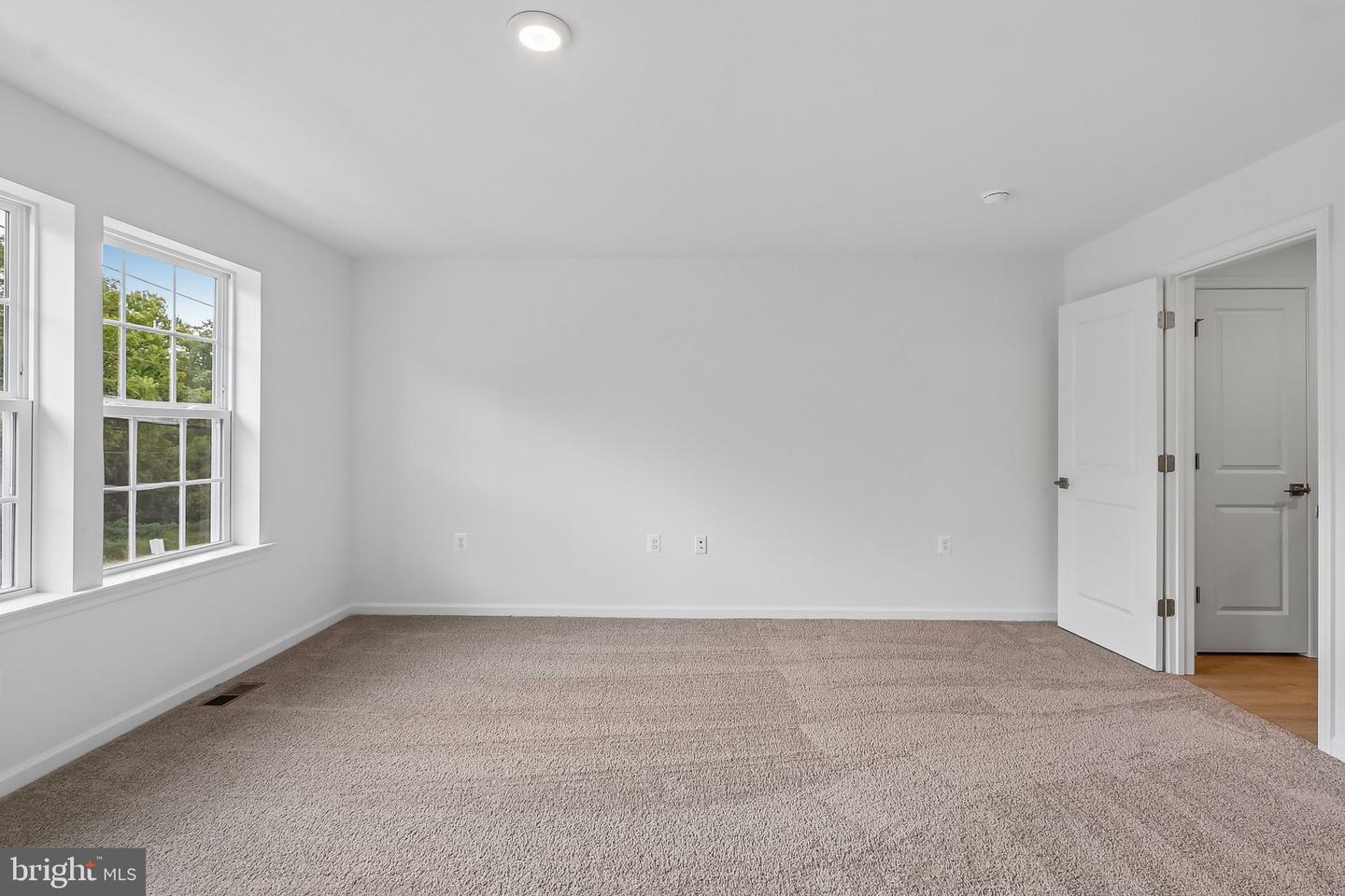 91 Central Ave Property Photo 10