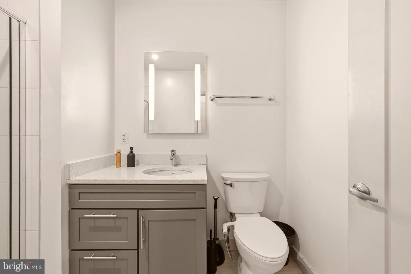 1320 Fenwick Ln #204 Property Photo 14