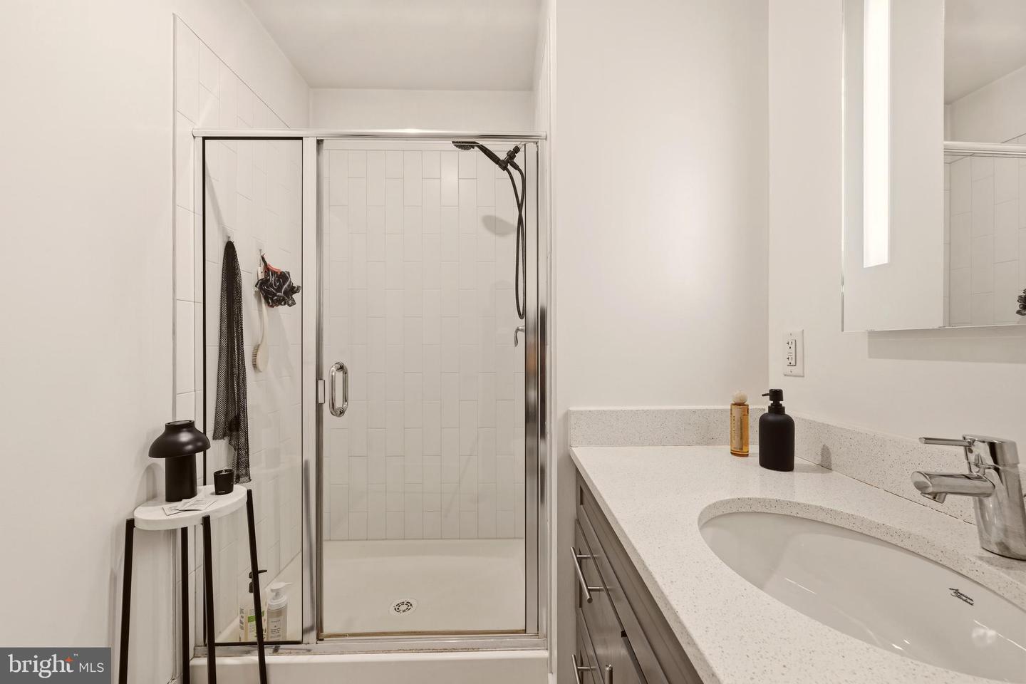1320 Fenwick Ln #204 Property Photo 15
