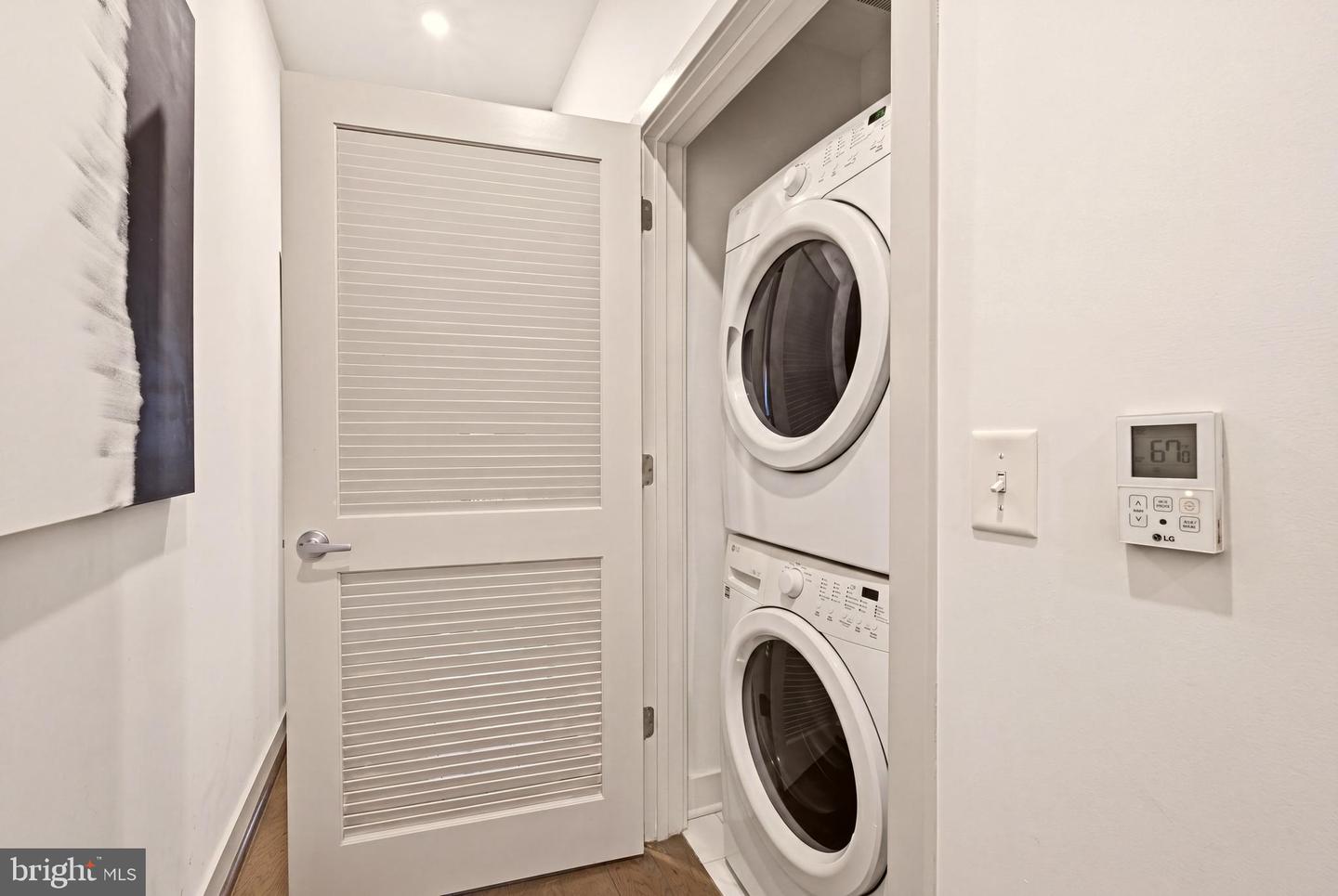 1320 Fenwick Ln #204 Property Photo 16