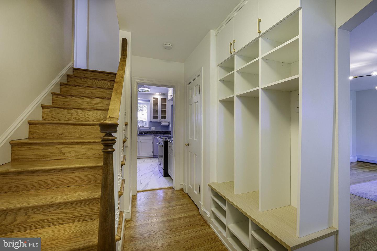 3905 Laird Pl Property Photo 4