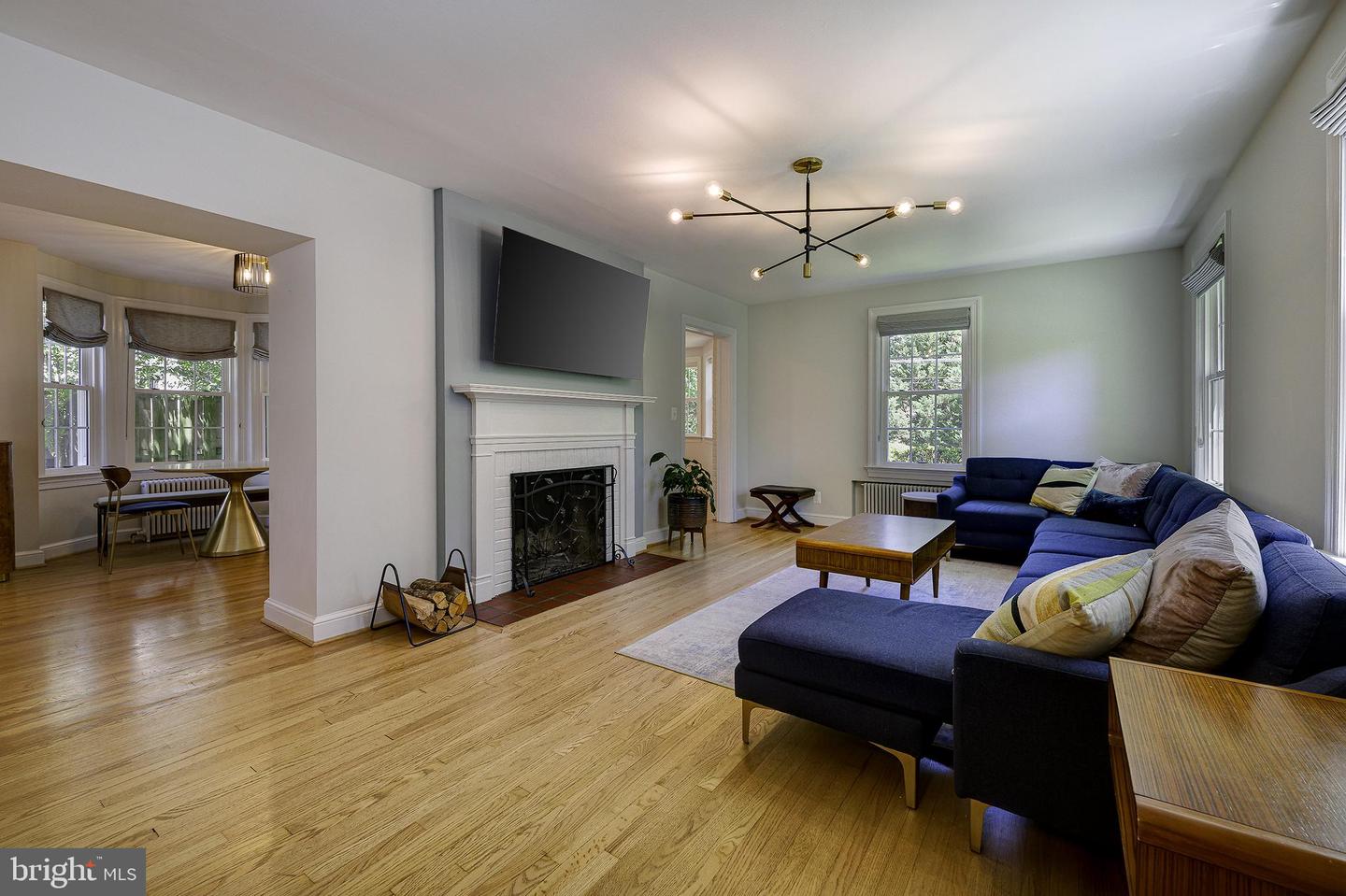 3905 Laird Pl Property Photo 5