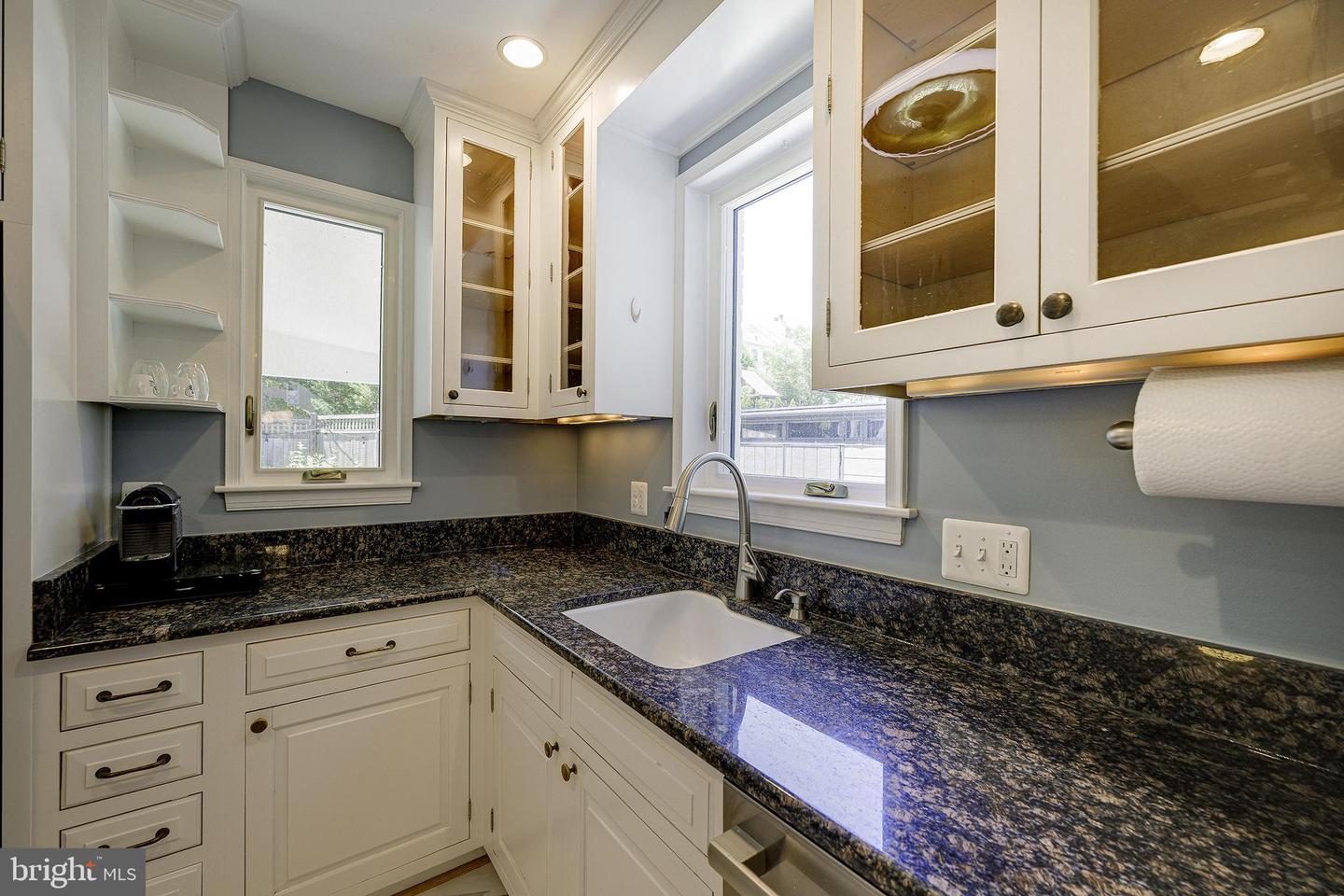 3905 Laird Pl Property Photo 12