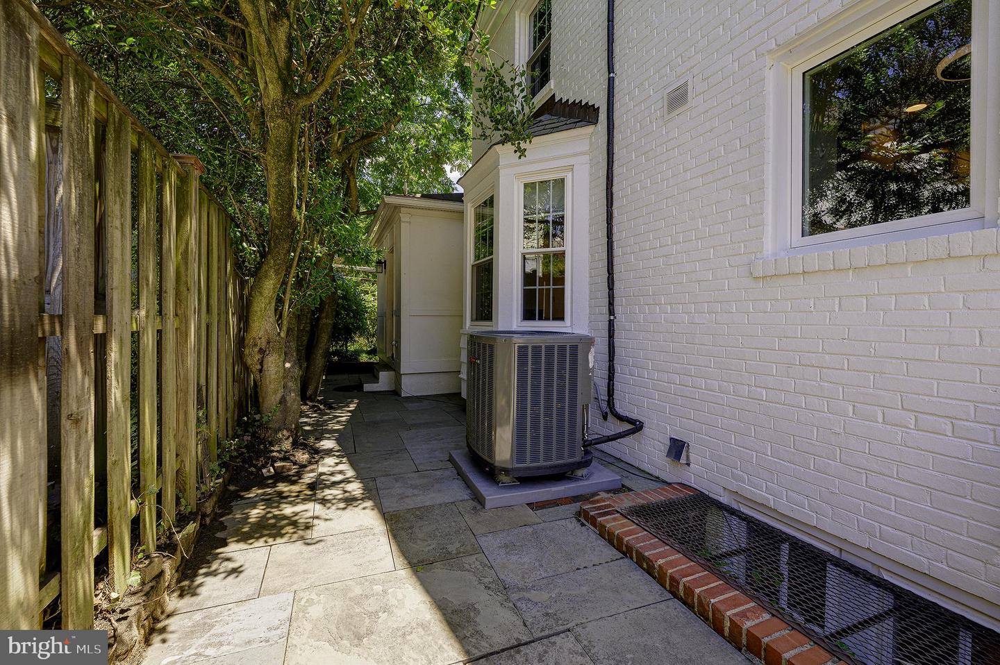 3905 Laird Pl Property Photo 44
