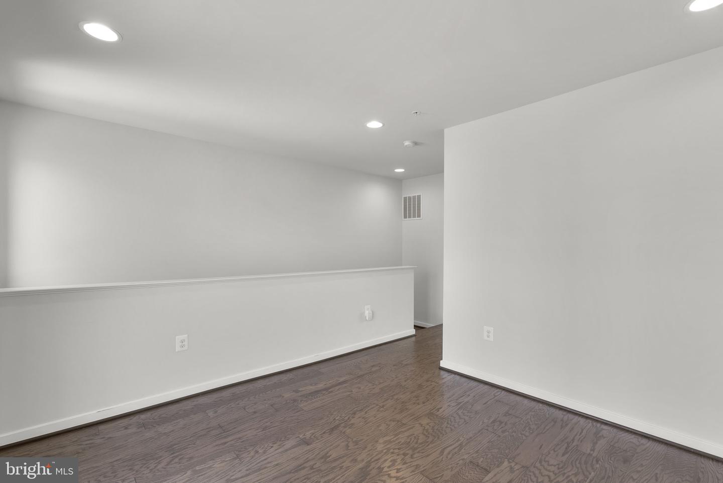 820 Thompson Cres #26 Property Photo 33