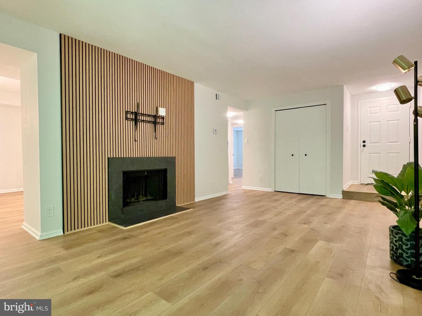 3 PICKERING CT ## 102 Property Photo 1