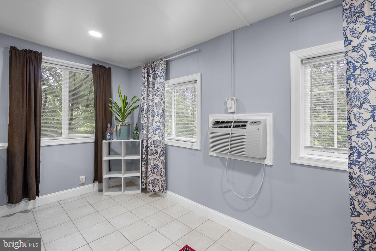 12220 Centerhill St Property Photo 15