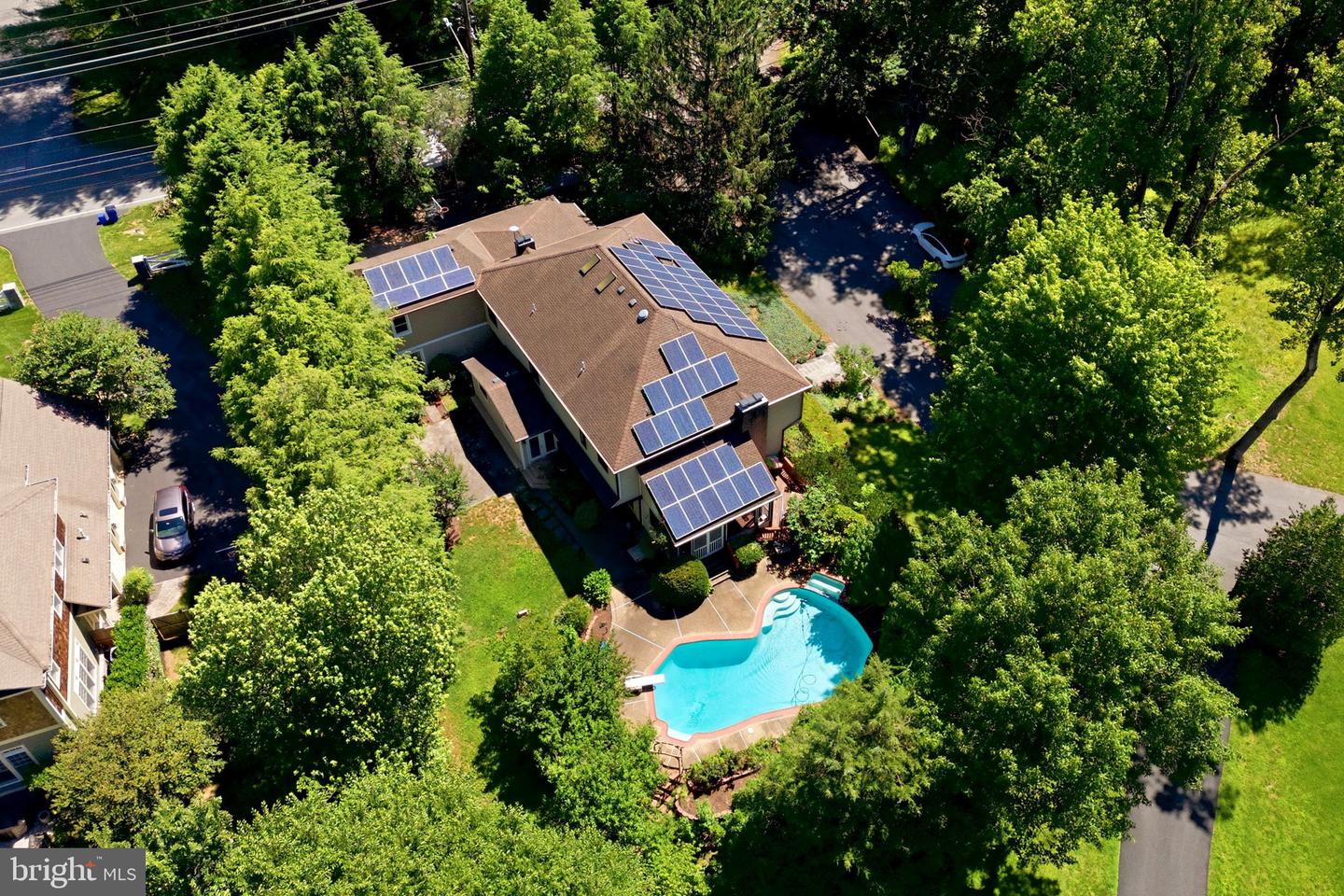 8578 Brickyard Rd Property Photo 4