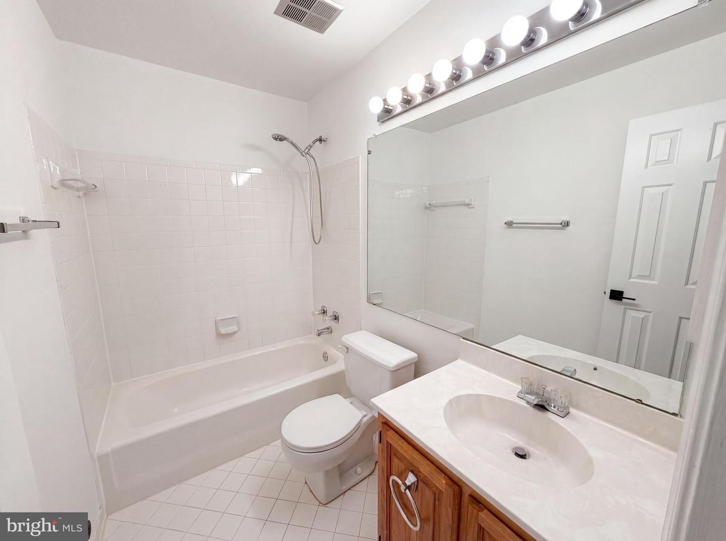 8509 Ivoryton Way Property Photo 17