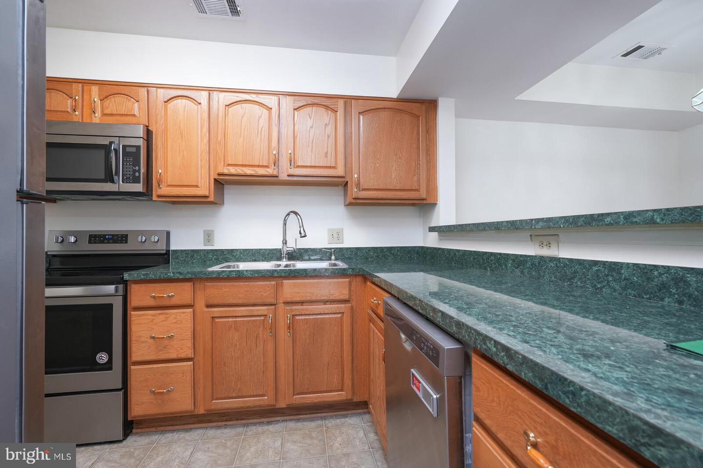 5800 Inman Park #360 Property Photo 12