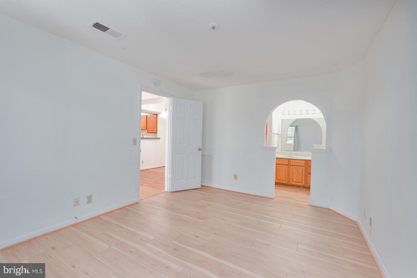 5800 Inman Park #360 Property Photo 14