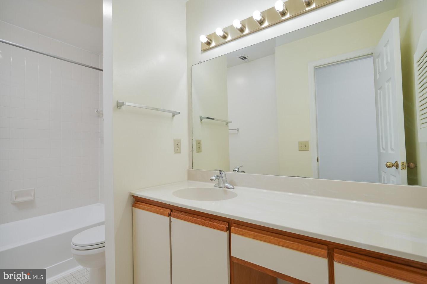 5800 Inman Park #360 Property Photo 23