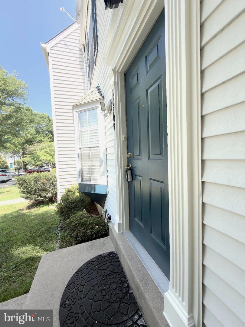 10509 Smithy Ct Property Photo 4
