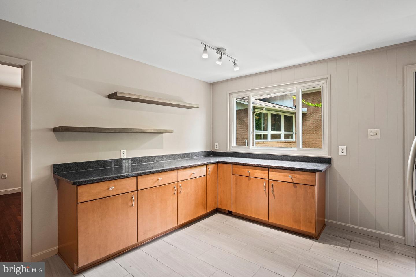 6428 Earlham Dr Property Photo 10