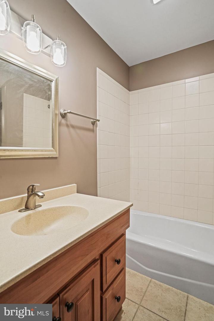 6428 Earlham Dr Property Photo 27