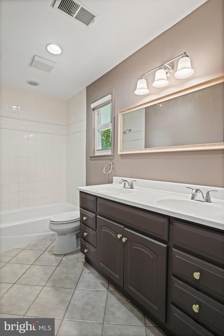 6428 Earlham Dr Property Photo 32