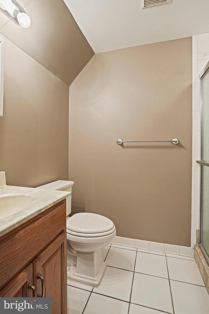 6428 Earlham Dr Property Photo 37