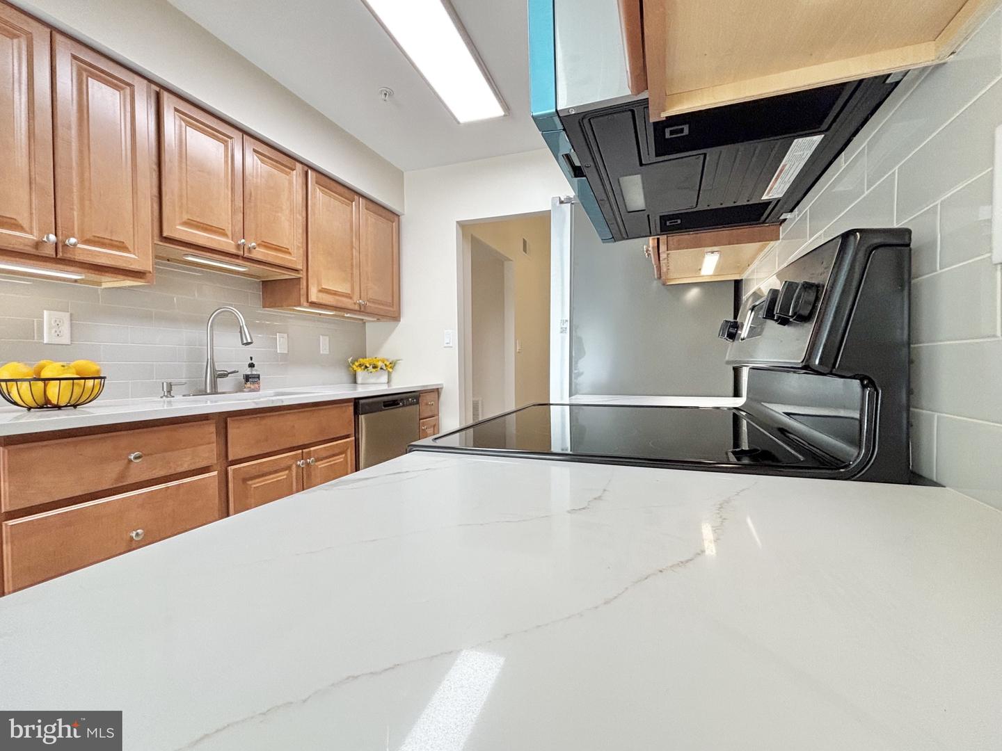 15210 Elkridge Way #91-3k Property Photo 7