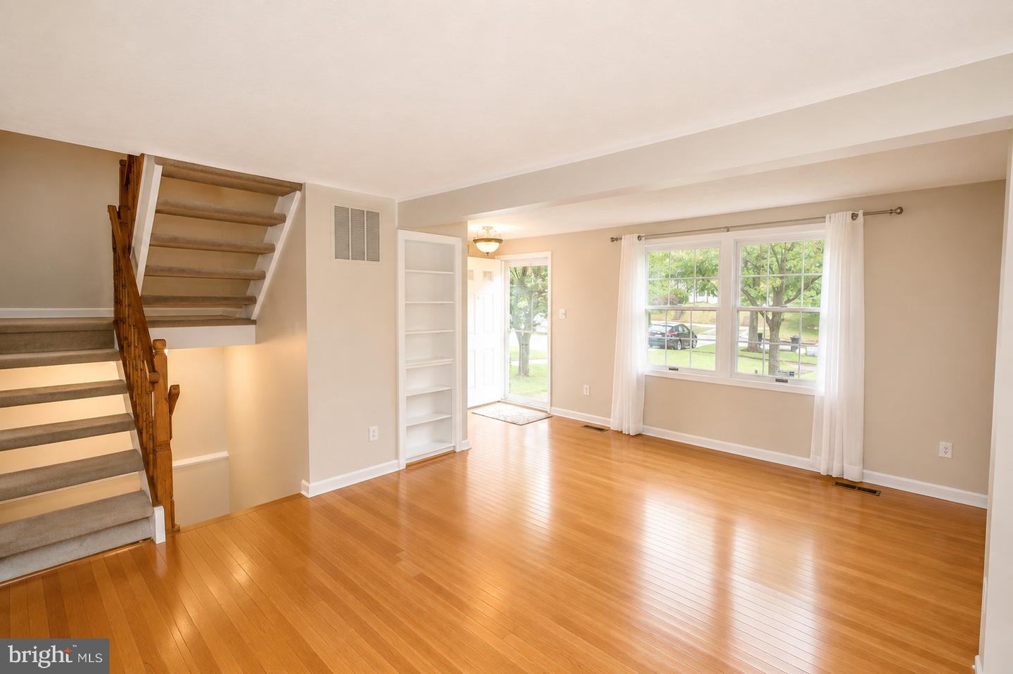 17231 Epsilon Pl Property Photo 4