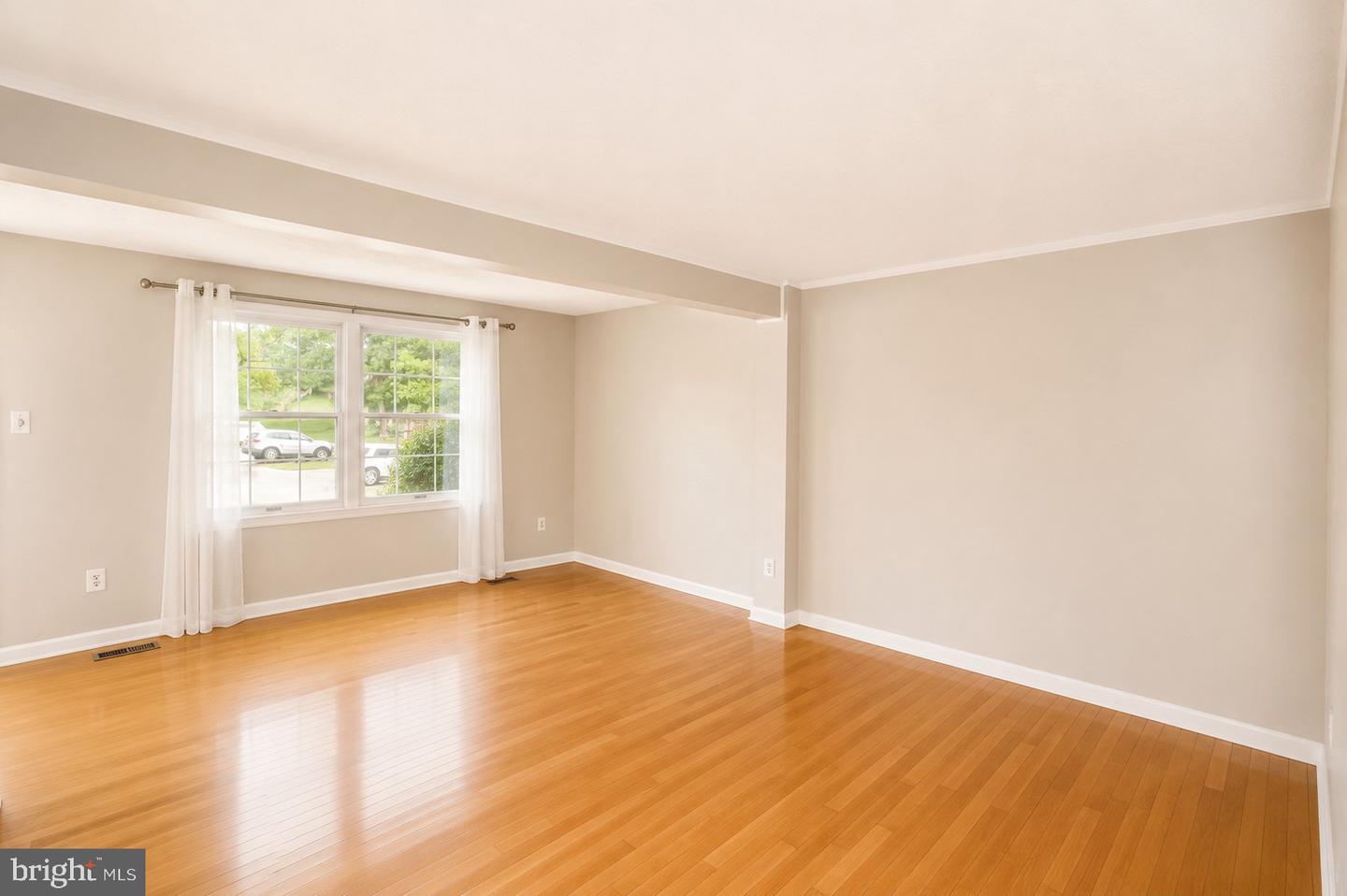 17231 Epsilon Pl Property Photo 5