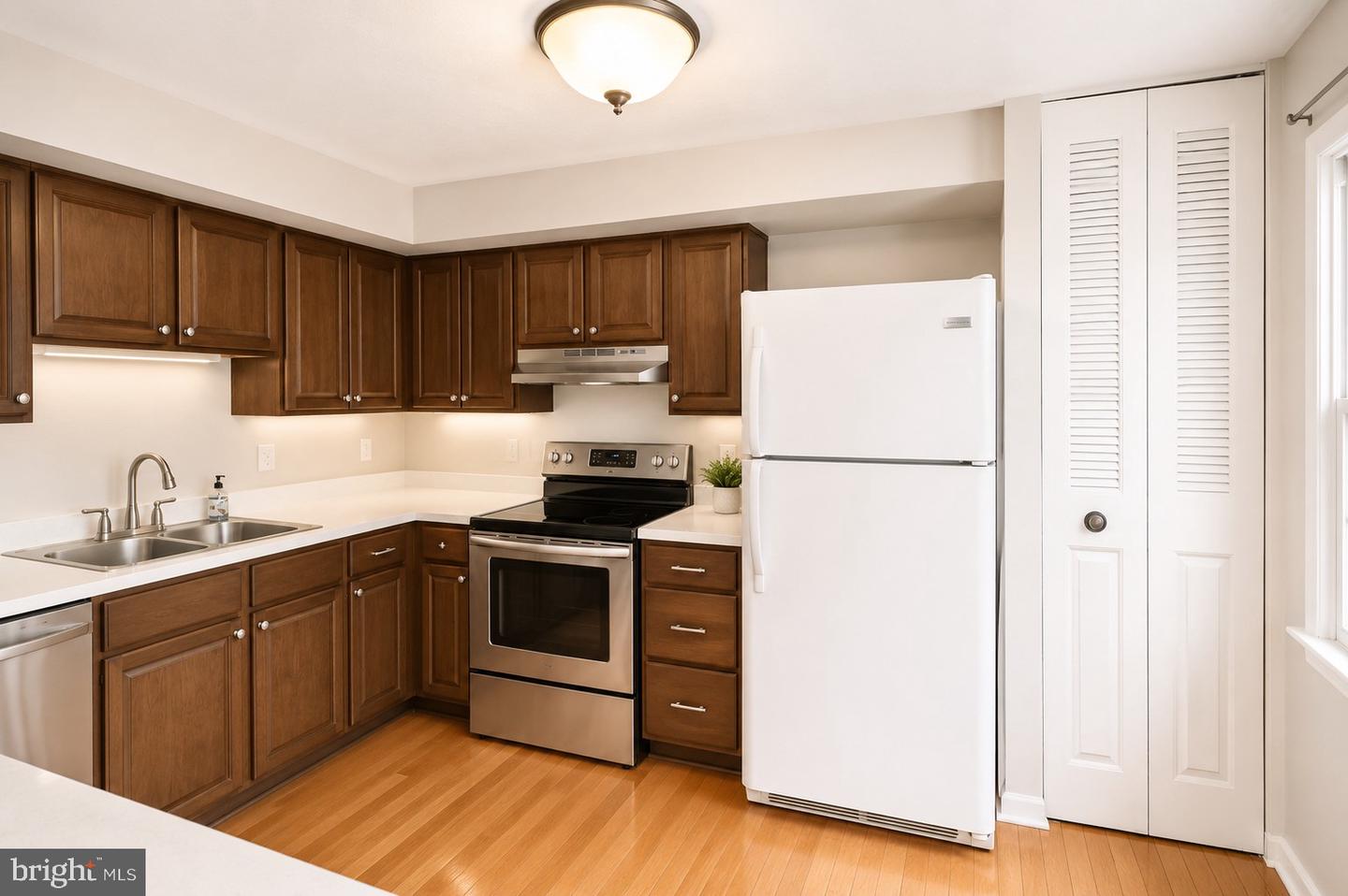 17231 Epsilon Pl Property Photo 6