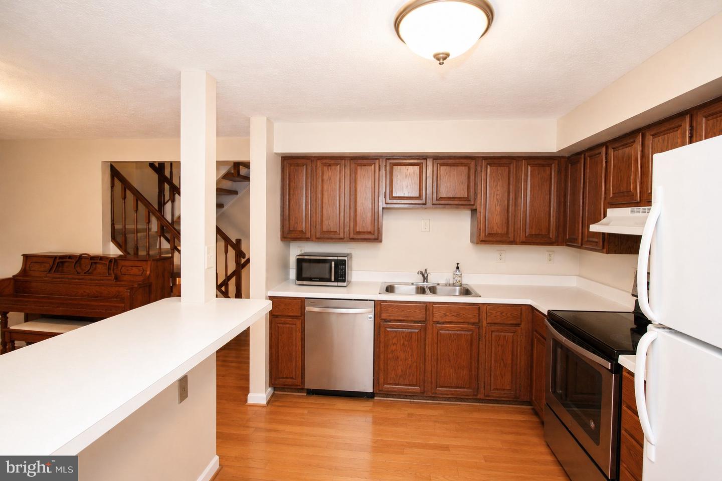 17231 Epsilon Pl Property Photo 8