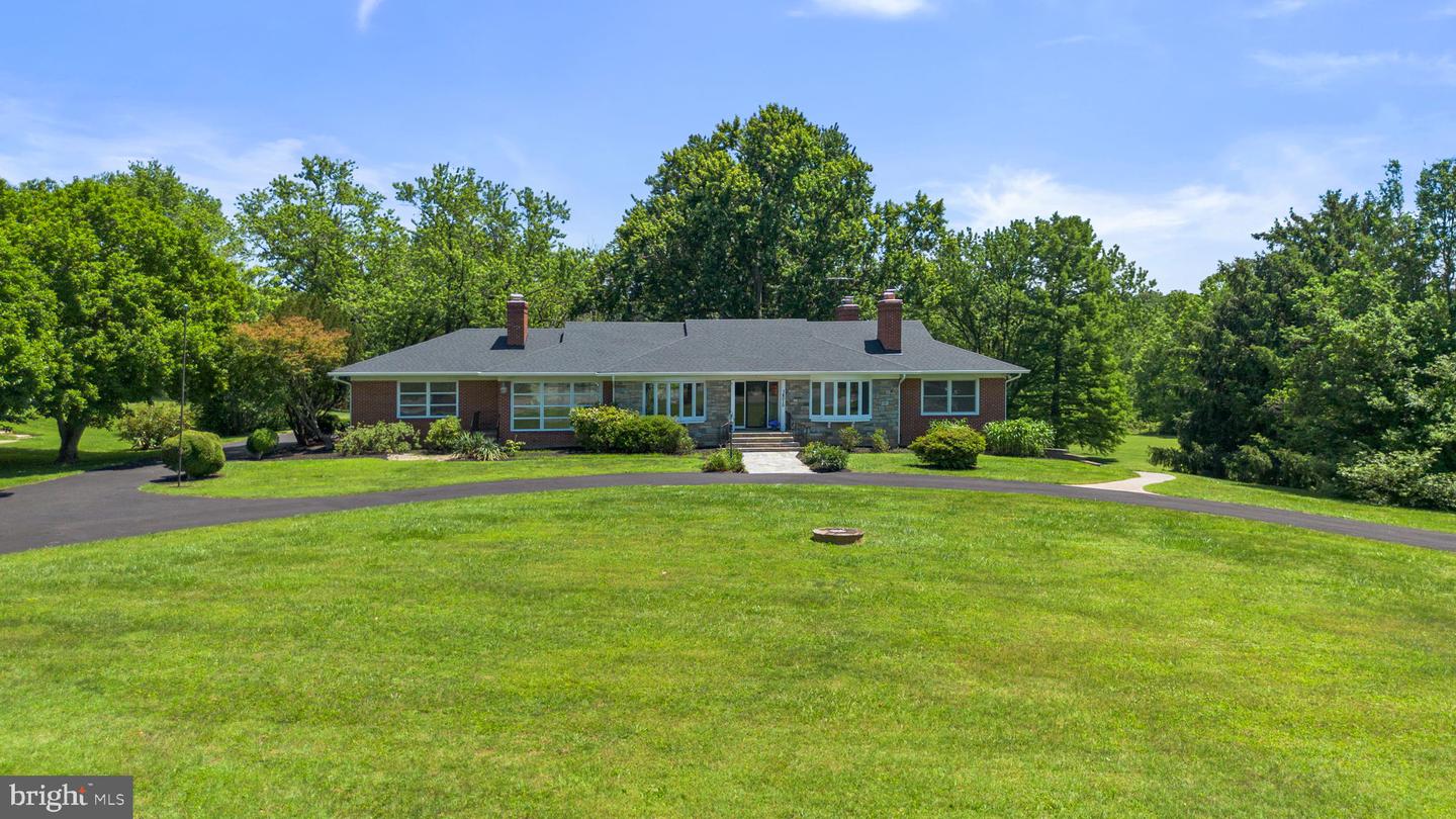 18015 Muncaster Rd Property Photo 5
