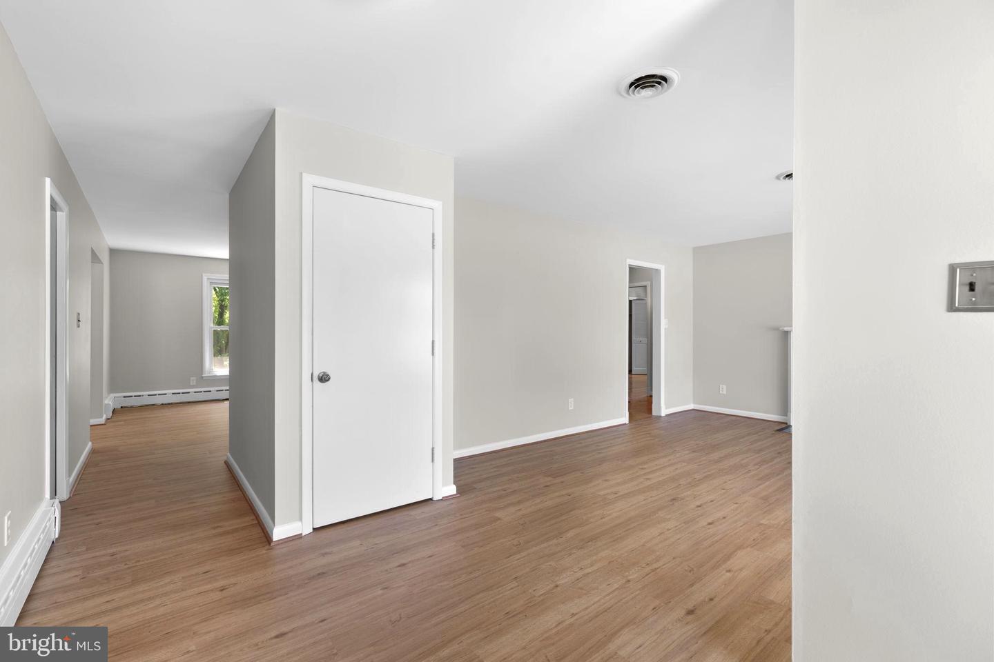 18015 Muncaster Rd Property Photo 7