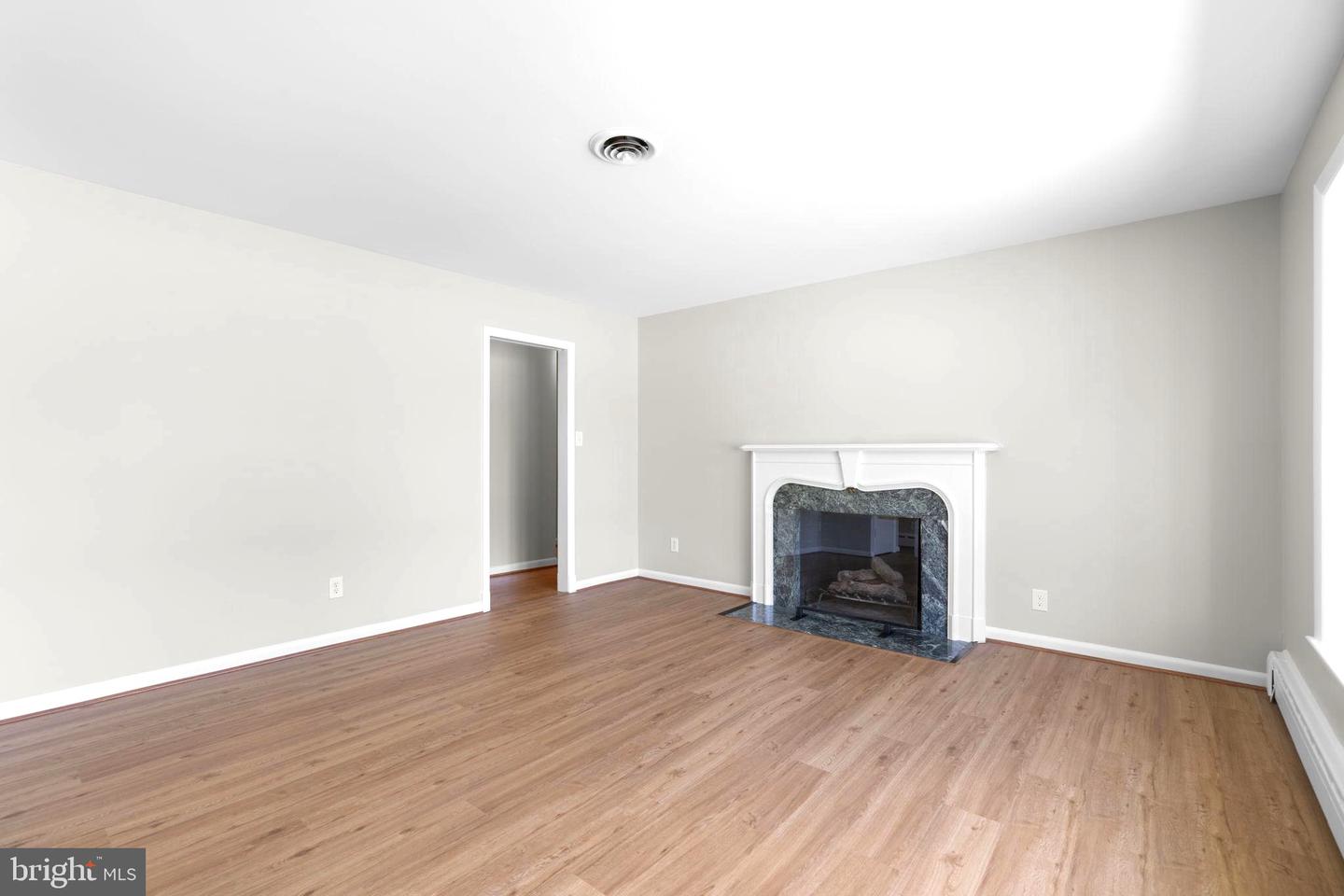 18015 Muncaster Rd Property Photo 9