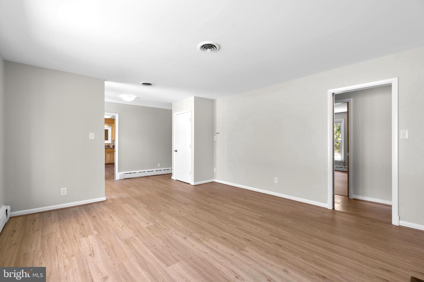 18015 Muncaster Rd Property Photo 10