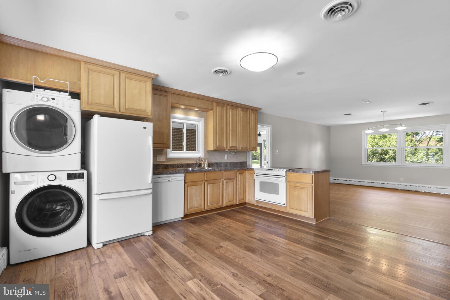 18015 Muncaster Rd Property Photo 12